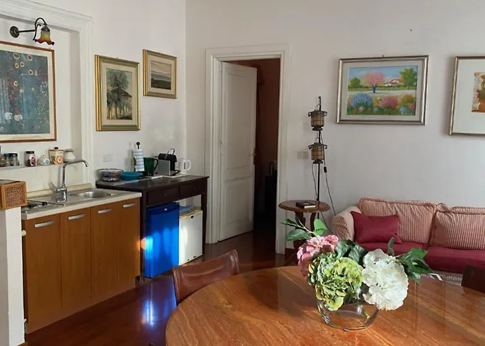 Elegant Colosseum Apartment Rome